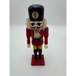 Traditional Wooden Nutcracker Figurine-Soldier